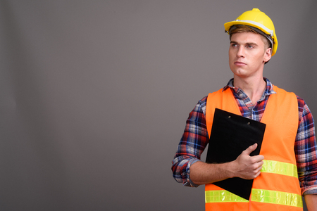 How to Secure Sponsorship and Work Visas for Non-UK Residents in Engineering and Construction Careers
