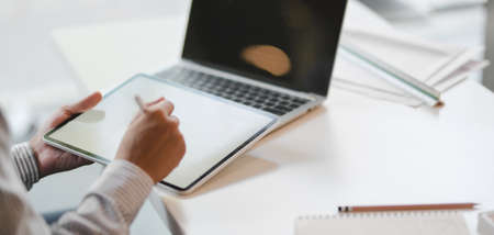 How to Develop Critical Thinking Skills for Success in UK Workplaces