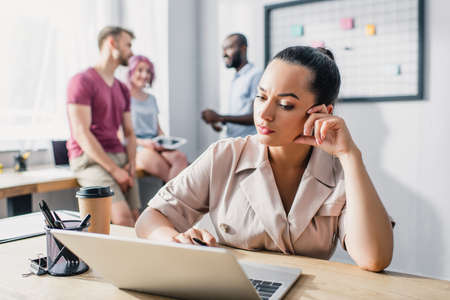 Understanding British Workplace Culture: Navigating Office Norms and Expectations
