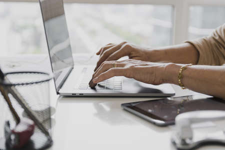 Sample UK-Style Follow-Up Emails and Messages for Job Applicants