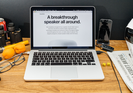 The Role of LinkedIn in Personal Branding for UK Job Seekers