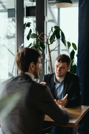 How to Handle Difficult Colleagues During Office Negotiations in Britain